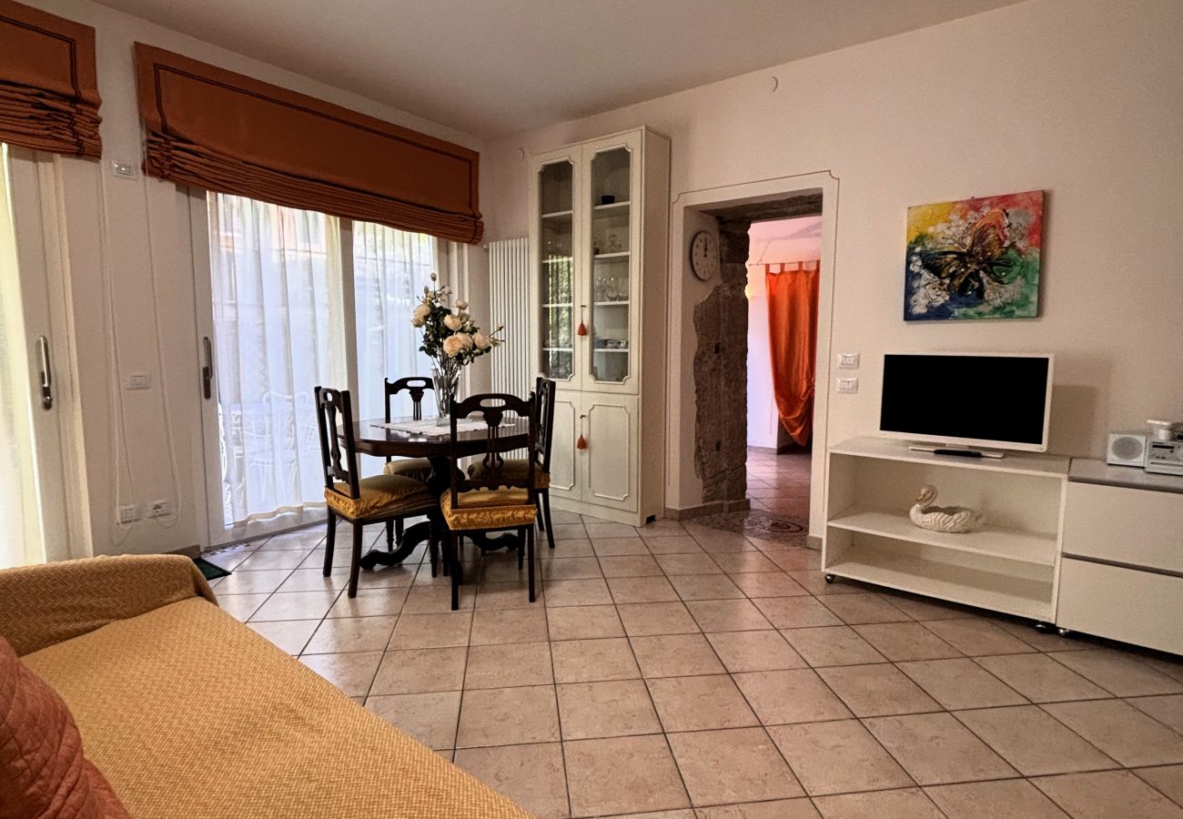 Appartamento a Torri del Benaco - Casa Portici in centro a Torri