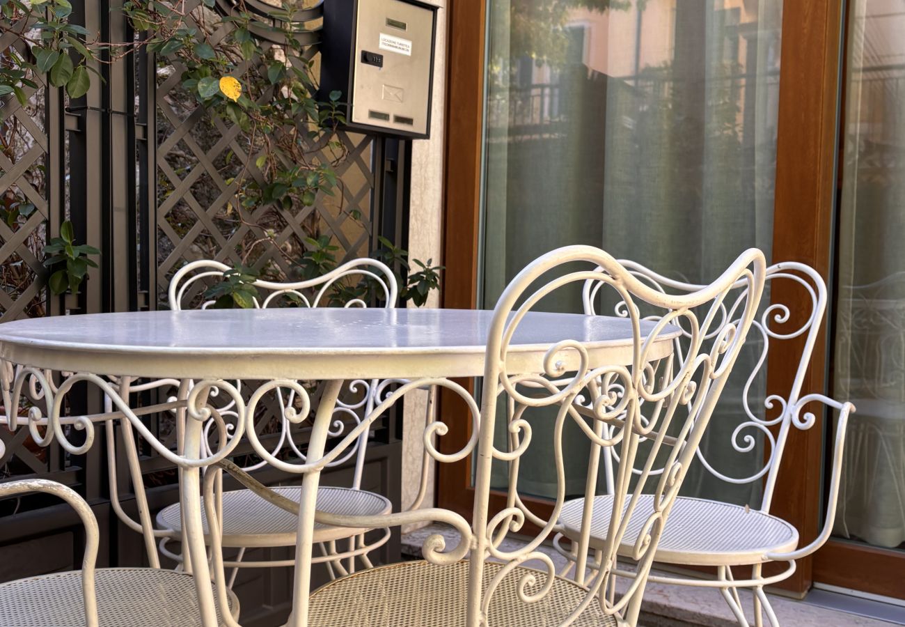 Appartamento a Torri del Benaco - Casa Portici in centro a Torri