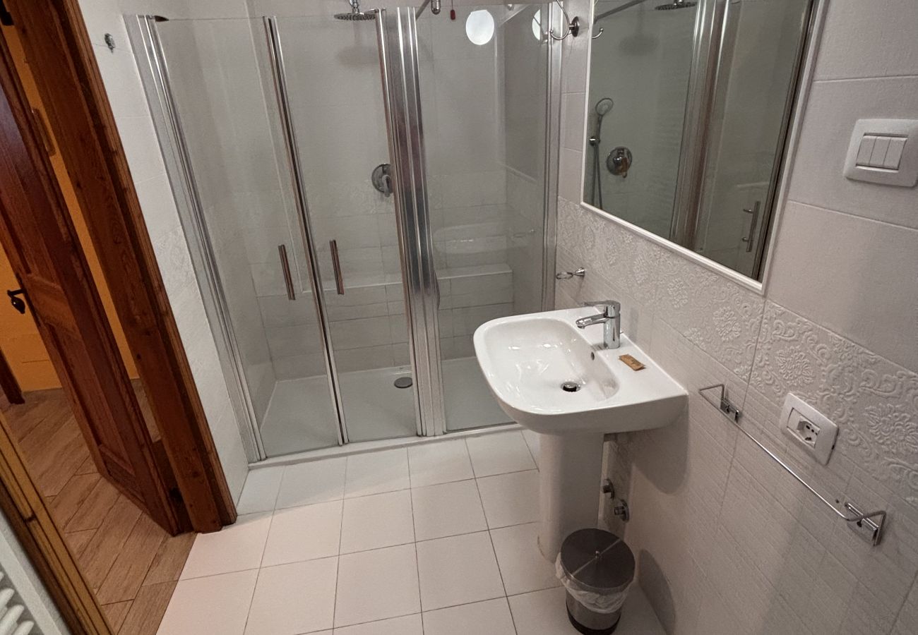 Villa a Torri del Benaco - Villa Margiò