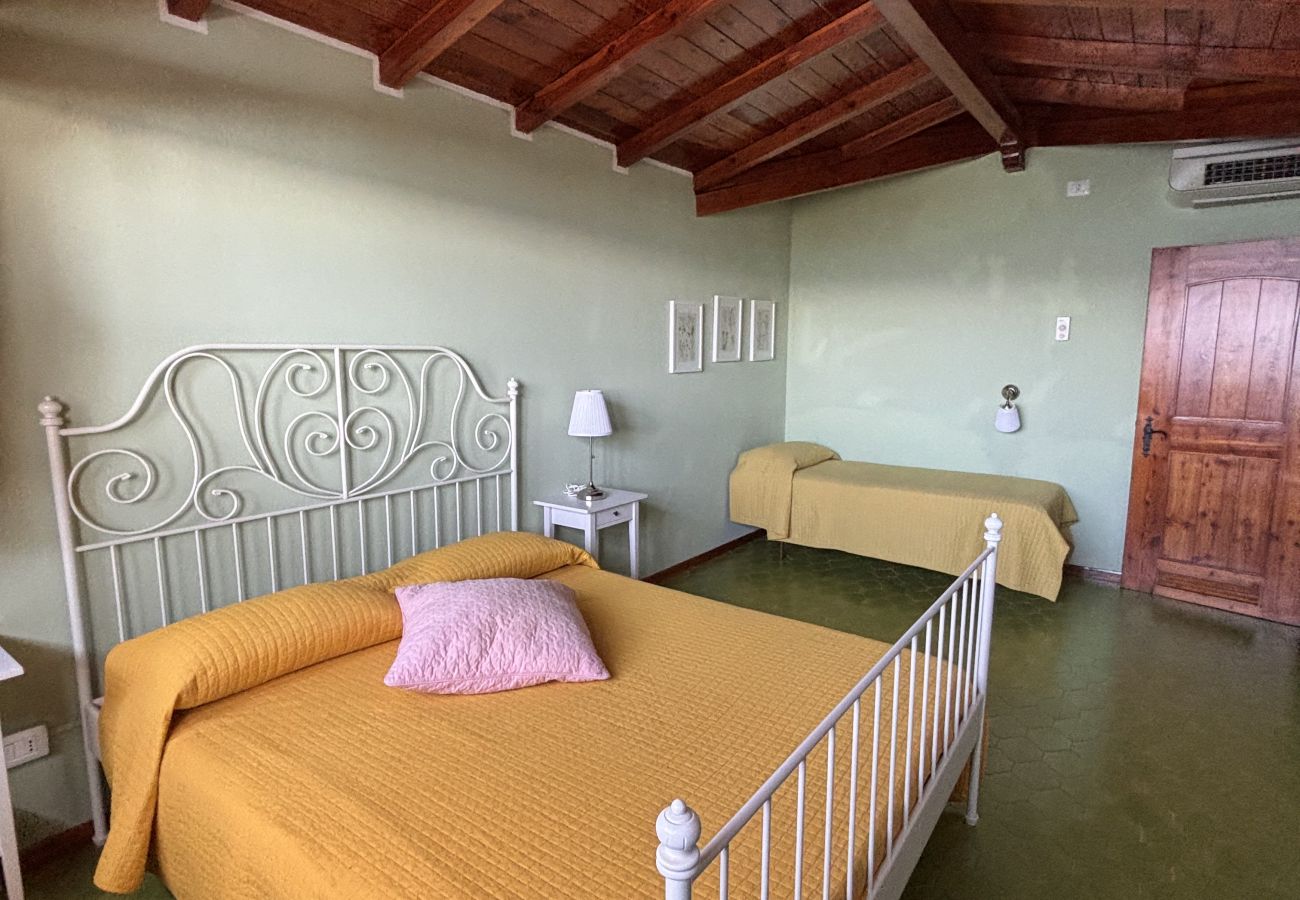 Villa a Torri del Benaco - Villa Margiò