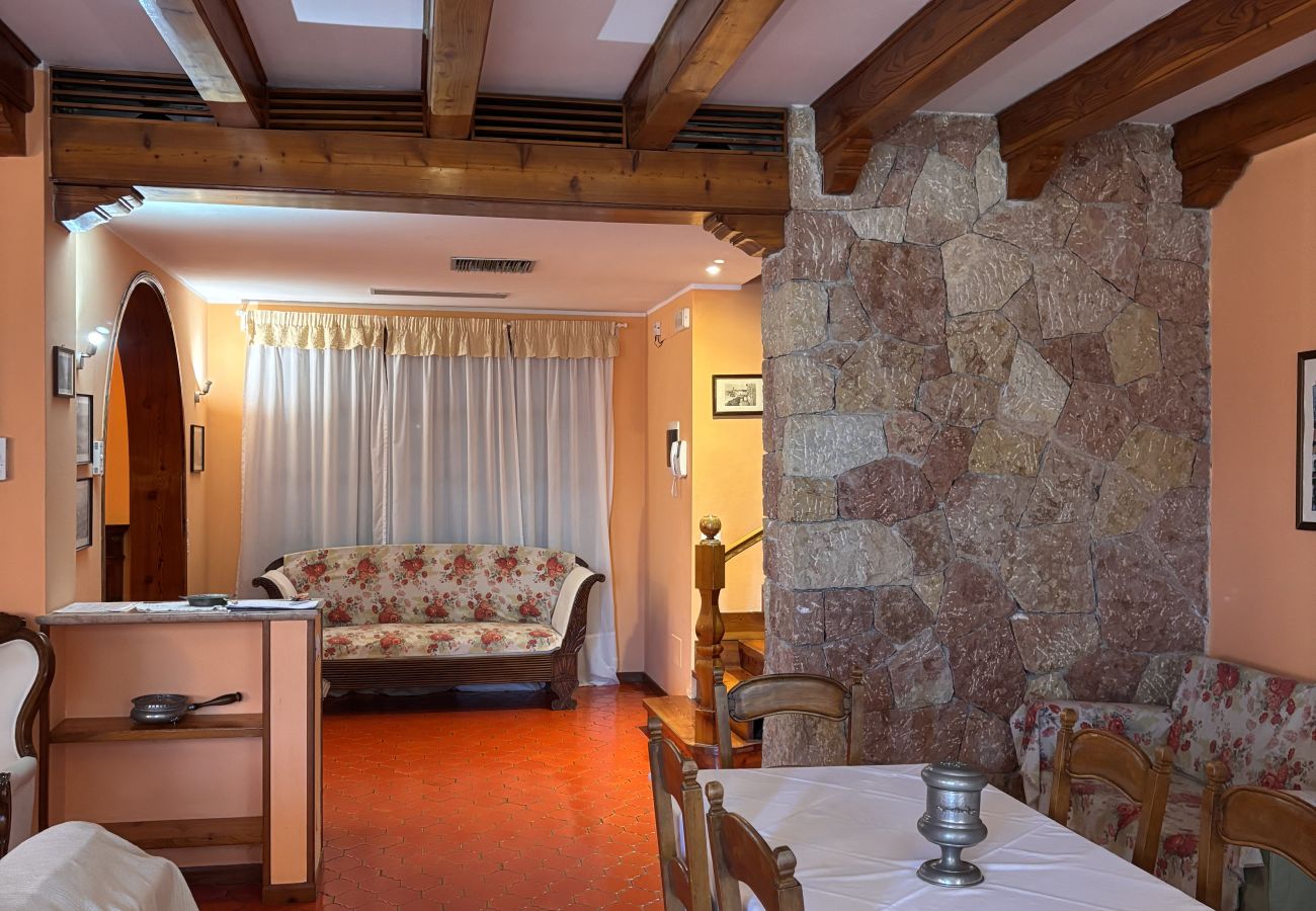 Villa a Torri del Benaco - Villa Margiò