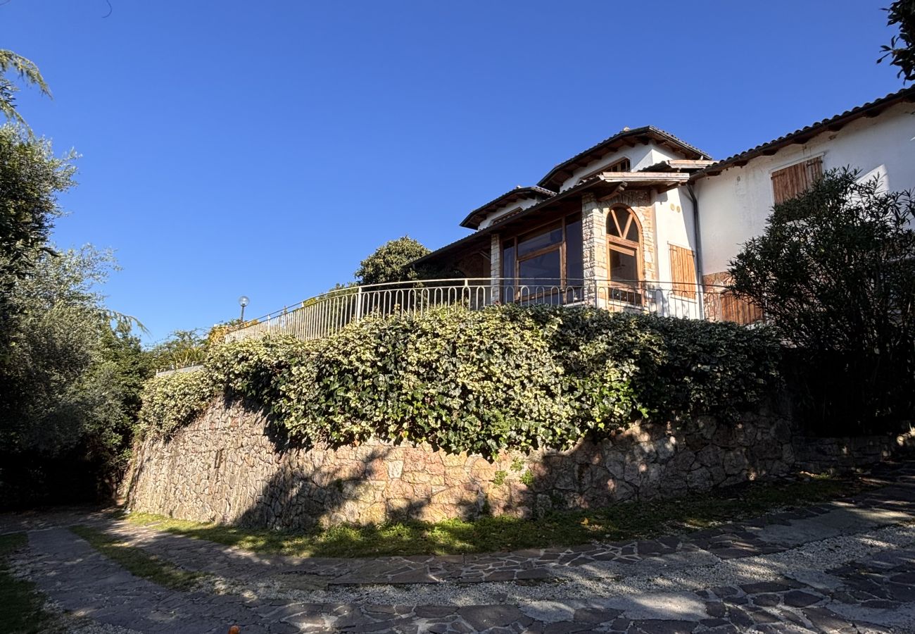 Villa a Torri del Benaco - Villa Margiò