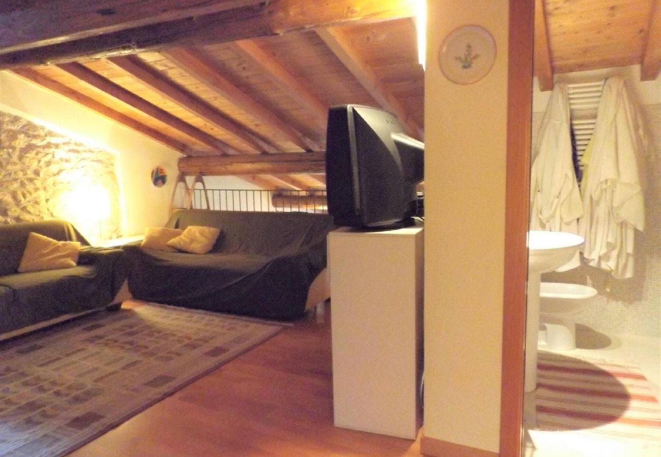 Appartamento a Garda - Appartamento Casa Canevini a Garda