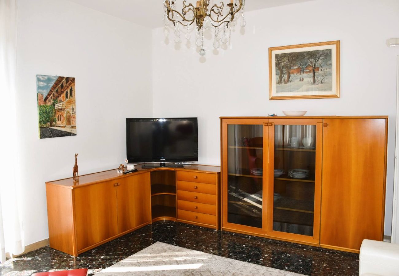 Appartamento a Garda - Casa Leopardi - Holiday Apartment in Garda