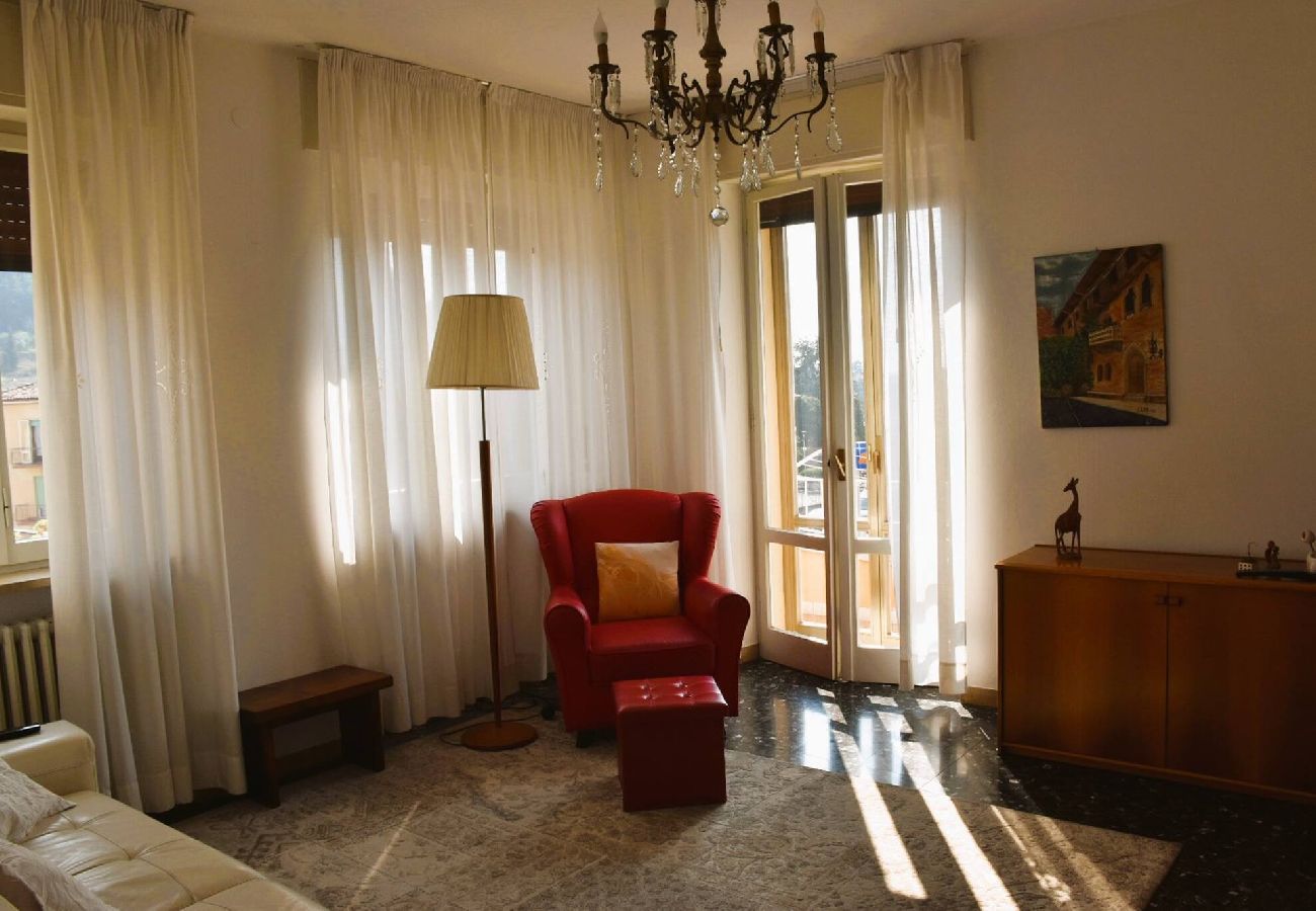 Appartamento a Garda - Casa Leopardi - Holiday Apartment in Garda