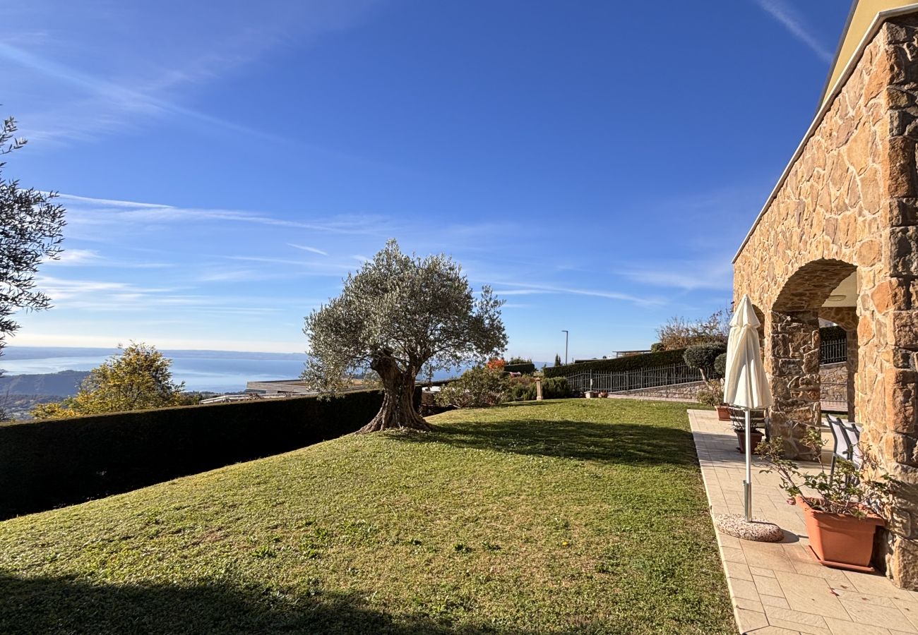 Villa a San Zeno di Montagna - Villa Miravista