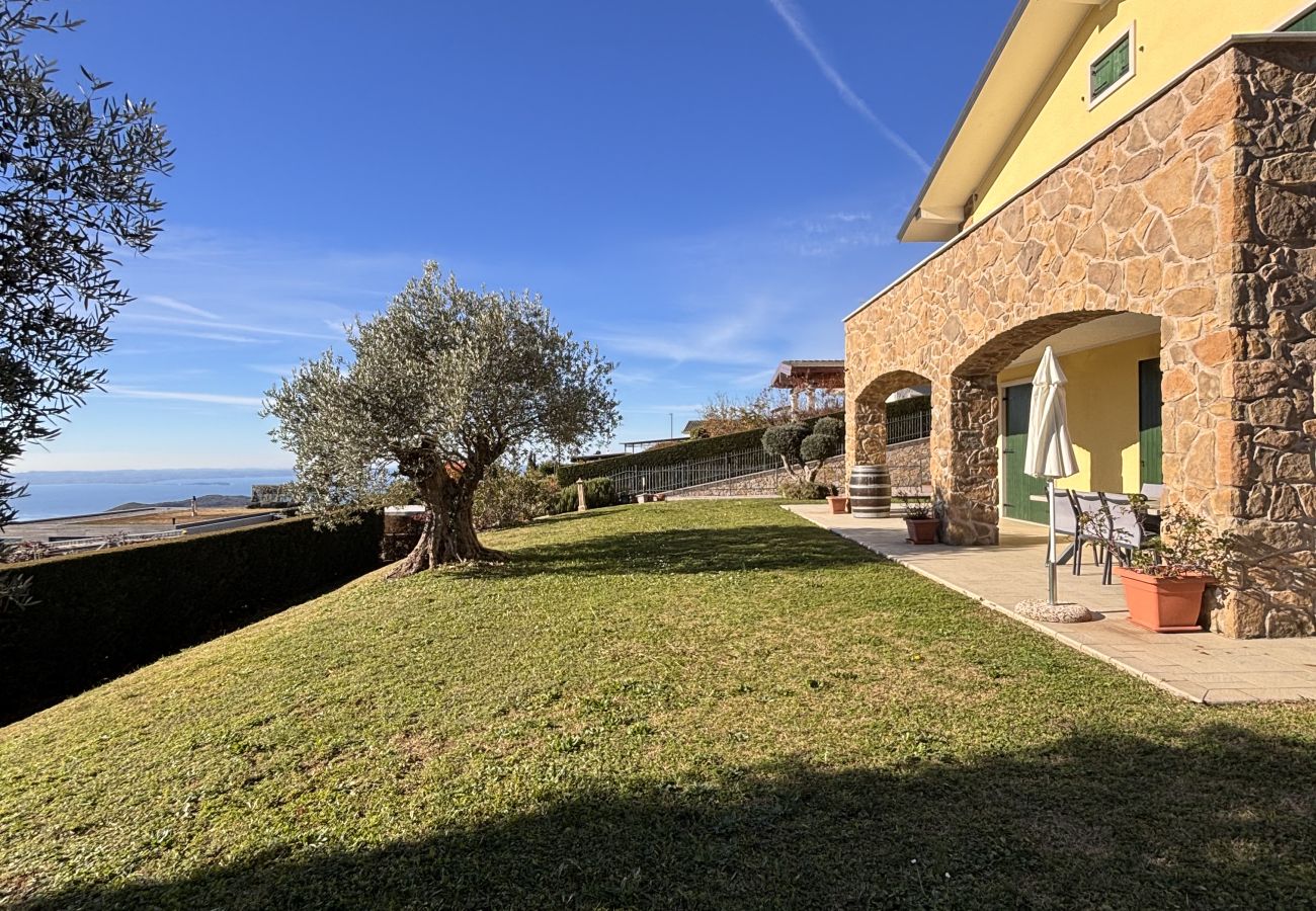 Villa a San Zeno di Montagna - Villa Miravista