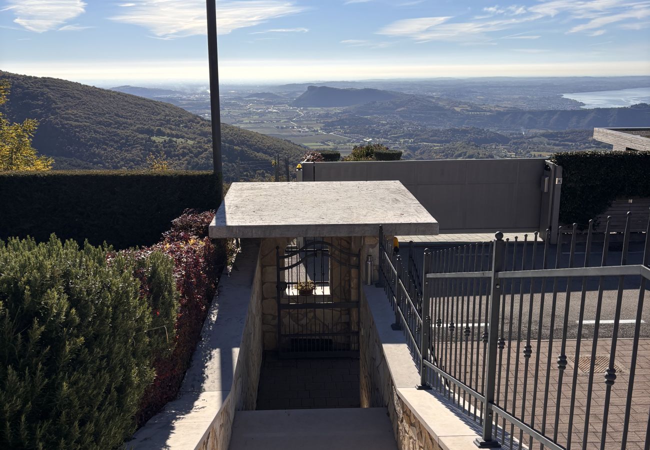 Villa a San Zeno di Montagna - Villa Miravista