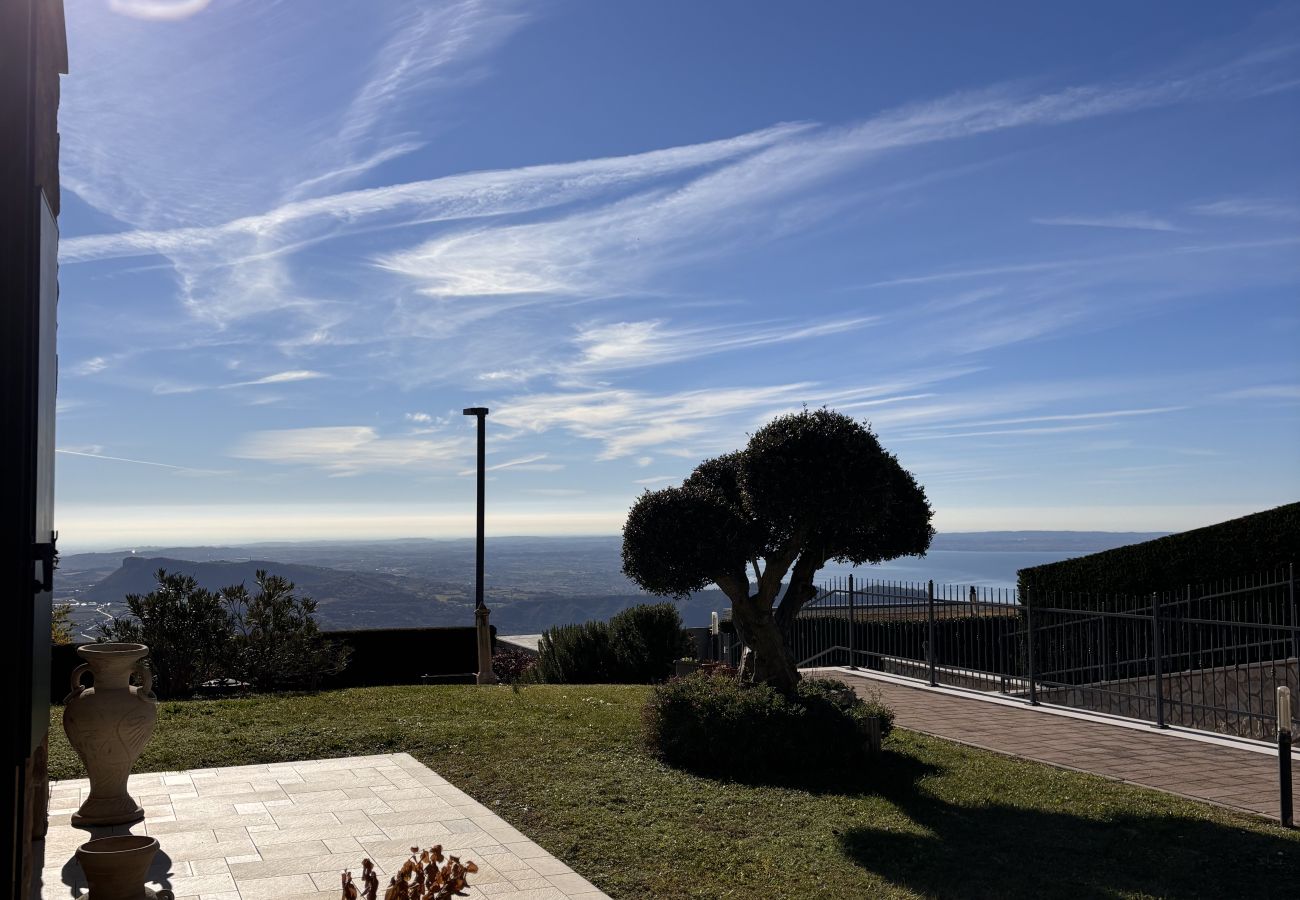 Villa a San Zeno di Montagna - Villa Miravista