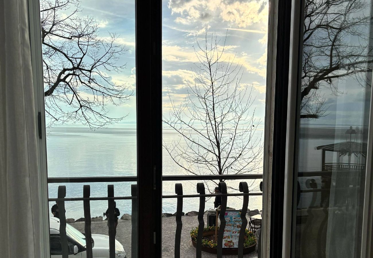 Appartamento a Garda - Casa Lungolago in centro a Garda