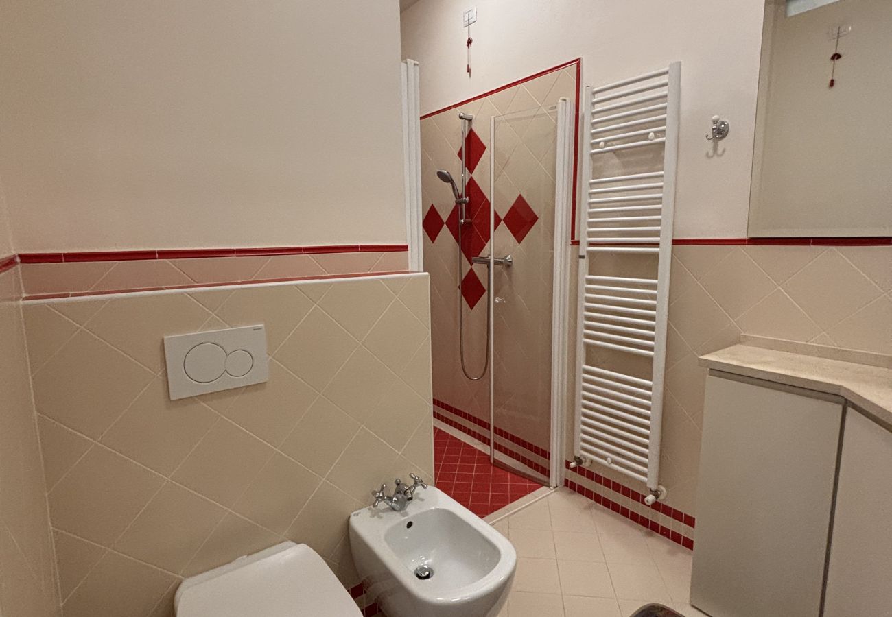 Ferienwohnung in Torri del Benaco - Casa Portici in centro a Torri