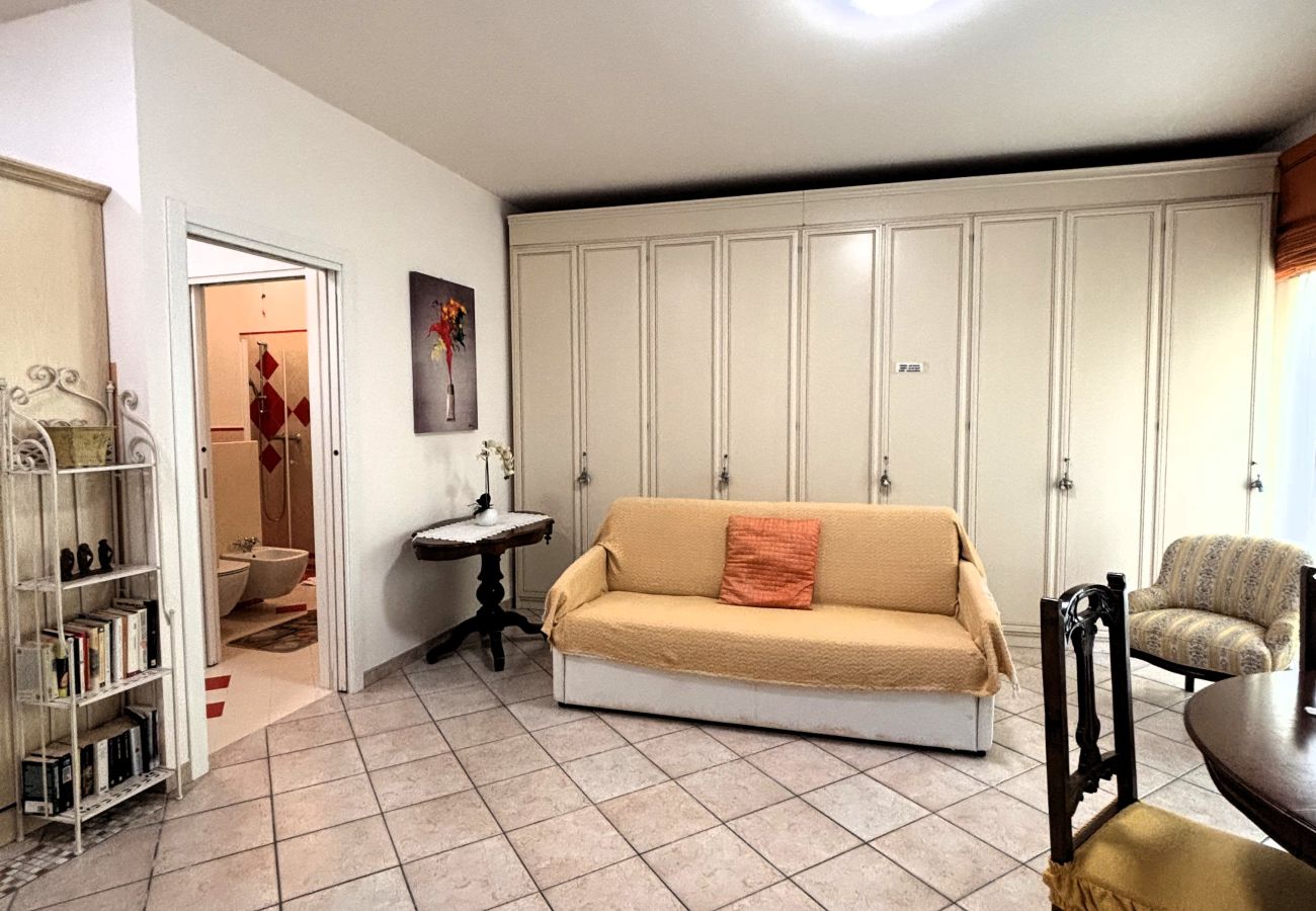 Ferienwohnung in Torri del Benaco - Casa Portici in centro a Torri