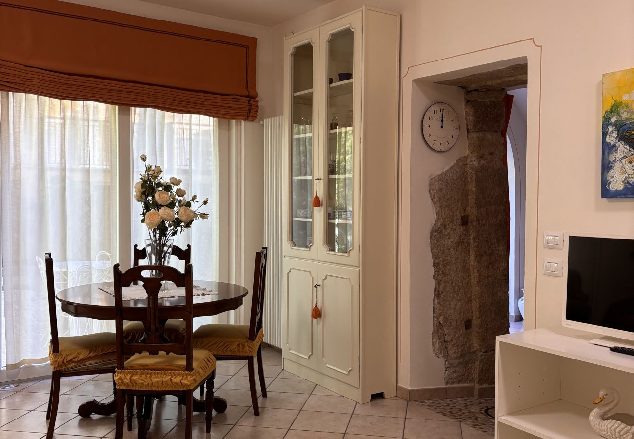 Ferienwohnung in Torri del Benaco - Casa Portici in centro a Torri