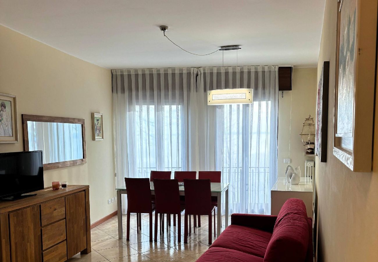 Ferienwohnung in Garda - Casa Lungolago in centro a Garda