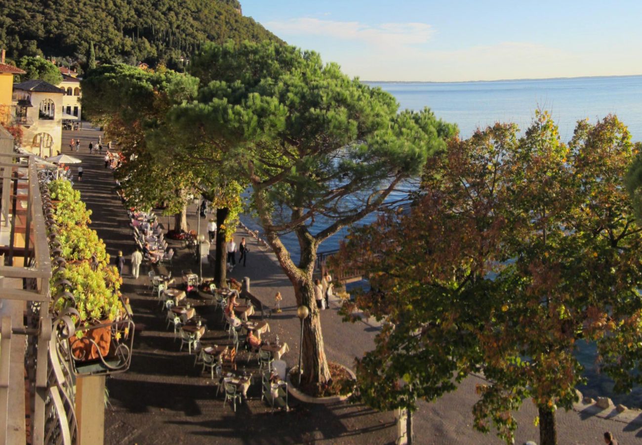 Ferienwohnung in Garda - Terrazza Ida - Finestra sul Garda