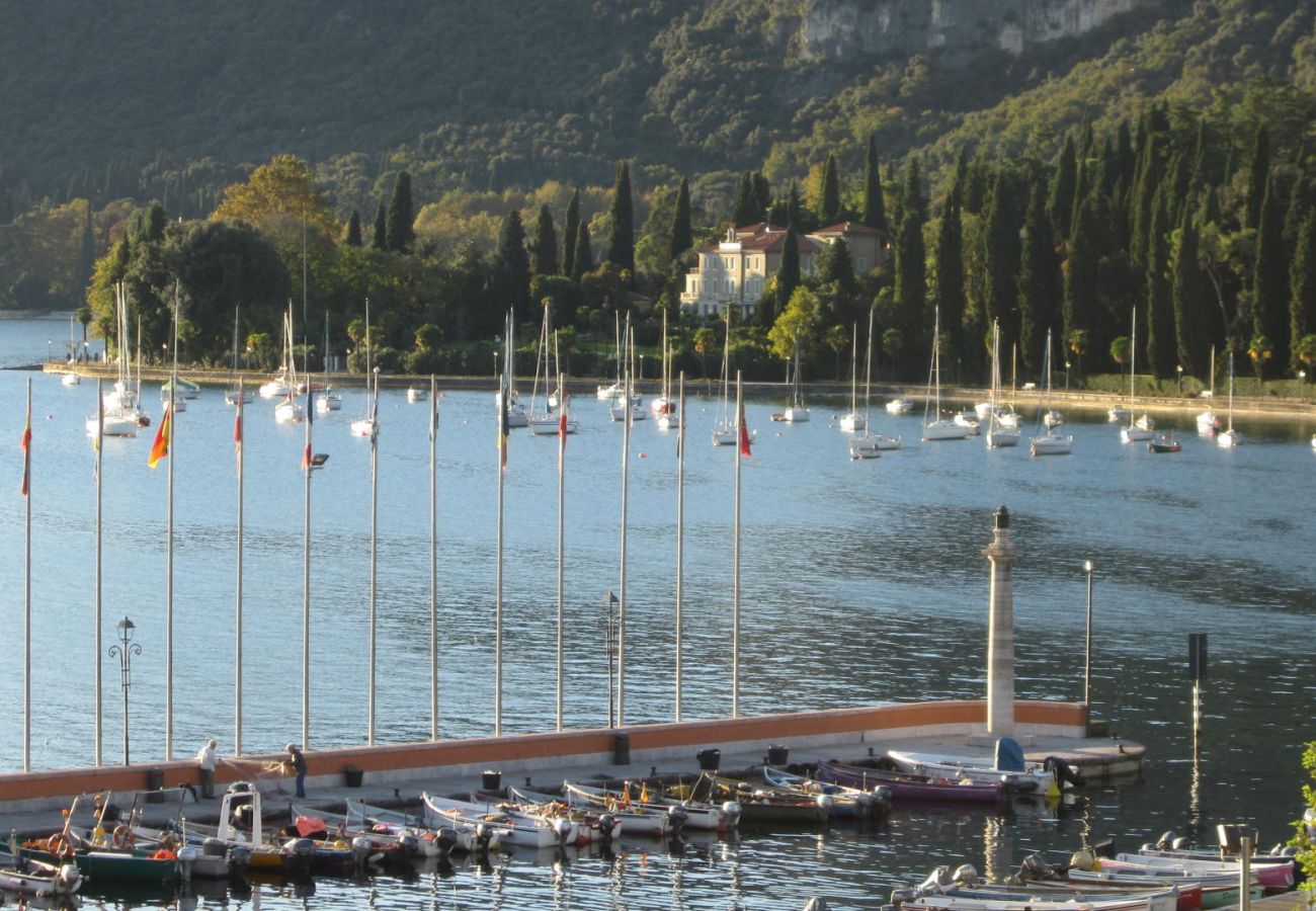 Ferienwohnung in Garda - Terrazza Ida - Finestra sul Garda