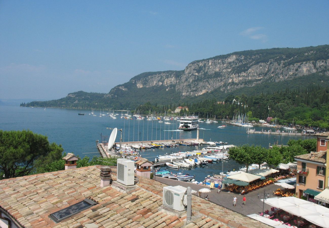 Ferienwohnung in Garda - Terrazza Ida - Finestra sul Garda
