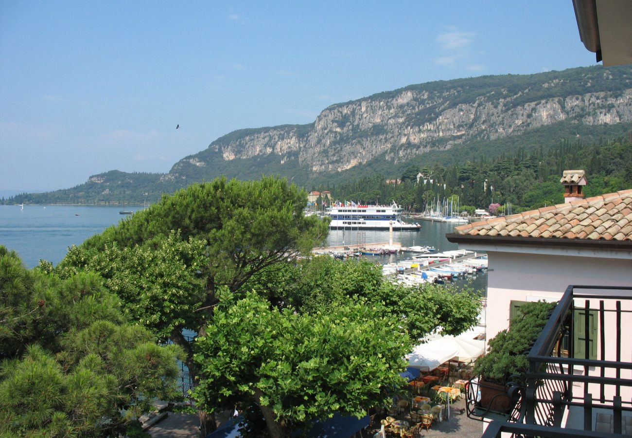 Ferienwohnung in Garda - Terrazza Ida - Finestra sul Garda