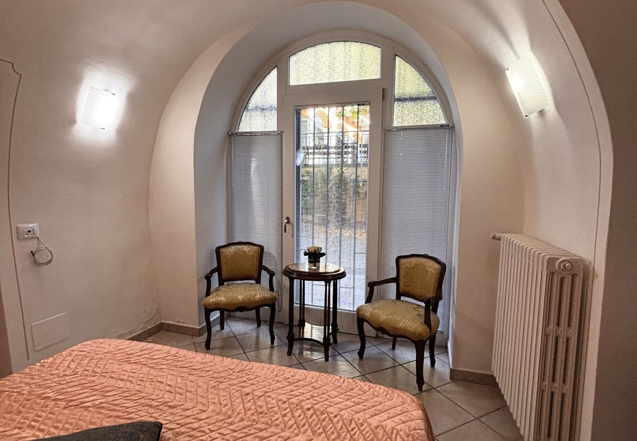 Apartment in Torri del Benaco - Casa Portici in centro a Torri