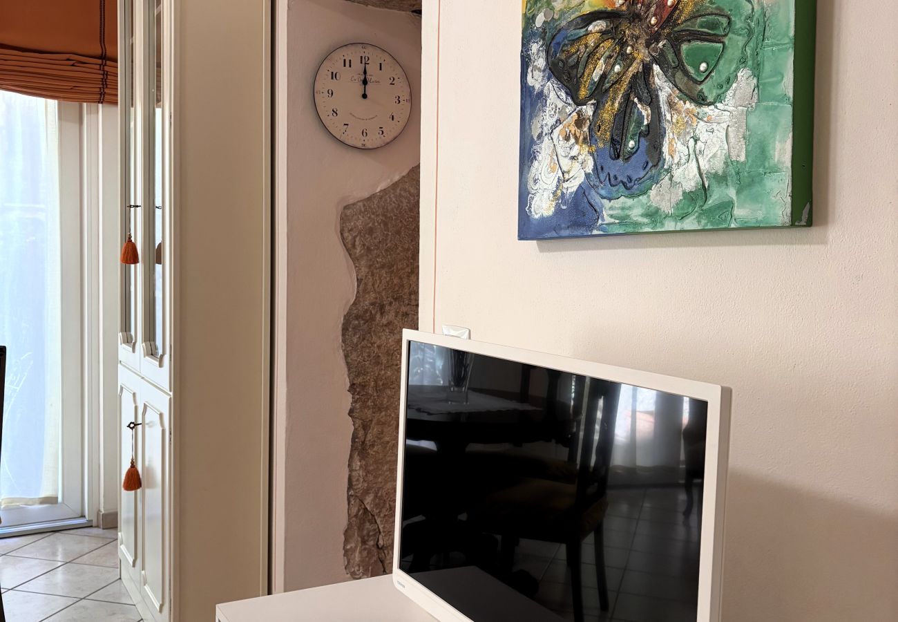 Apartment in Torri del Benaco - Casa Portici in centro a Torri