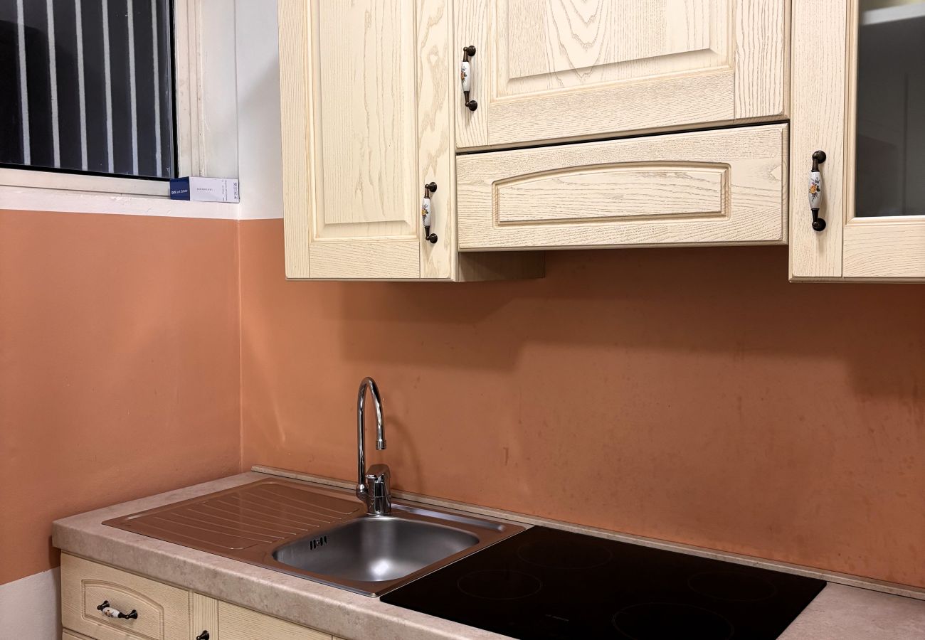 Apartment in Torri del Benaco - Casa Portici in centro a Torri