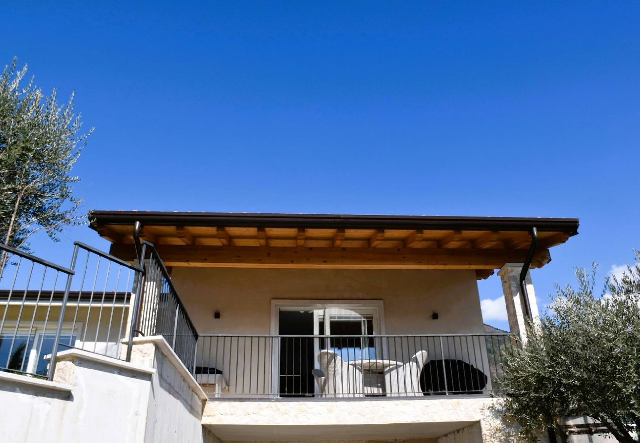 Apartment in Caprino Veronese - Villetta Giare