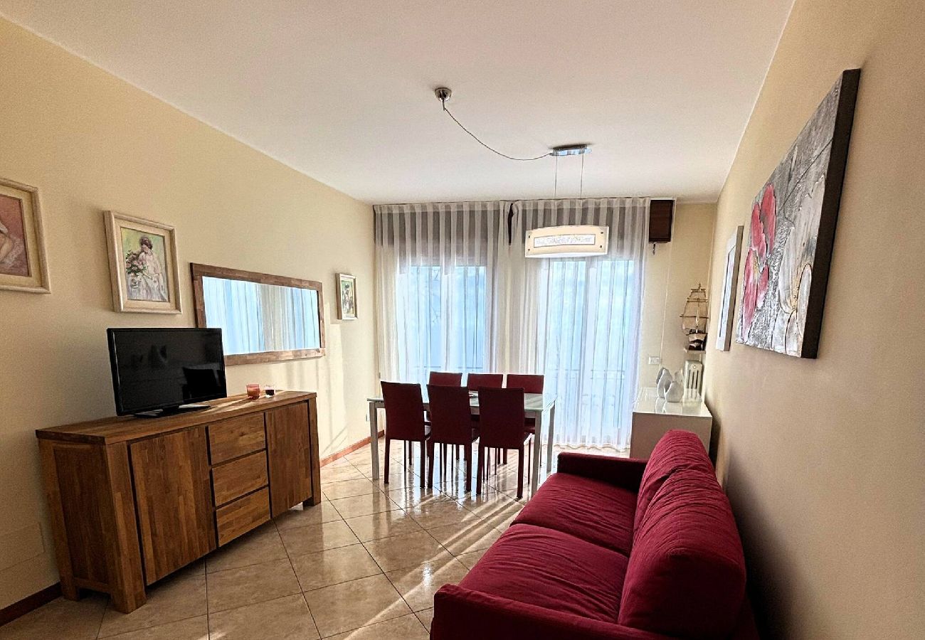 Apartment in Garda - Casa Lungolago in centro a Garda