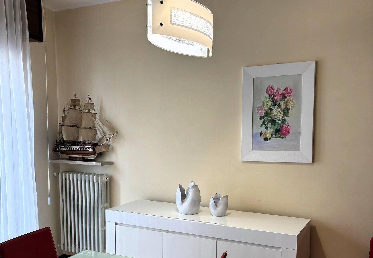 Apartment in Garda - Casa Lungolago in centro a Garda