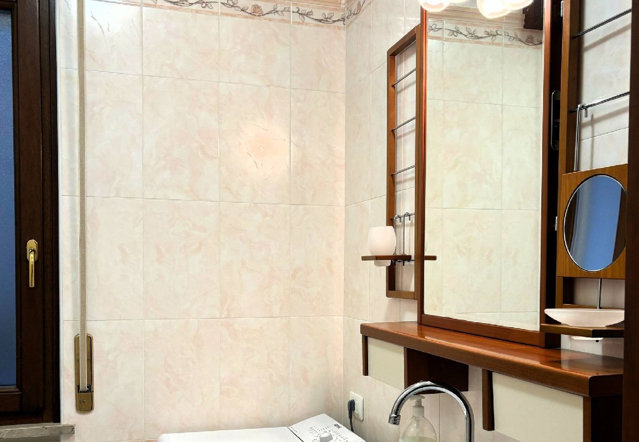 Apartment in Garda - Casa Lungolago in centro a Garda