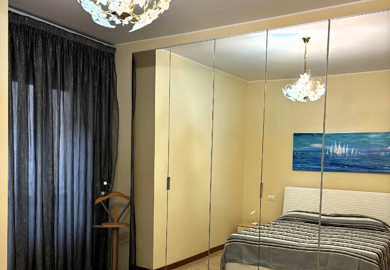 Apartment in Garda - Casa Lungolago in centro a Garda